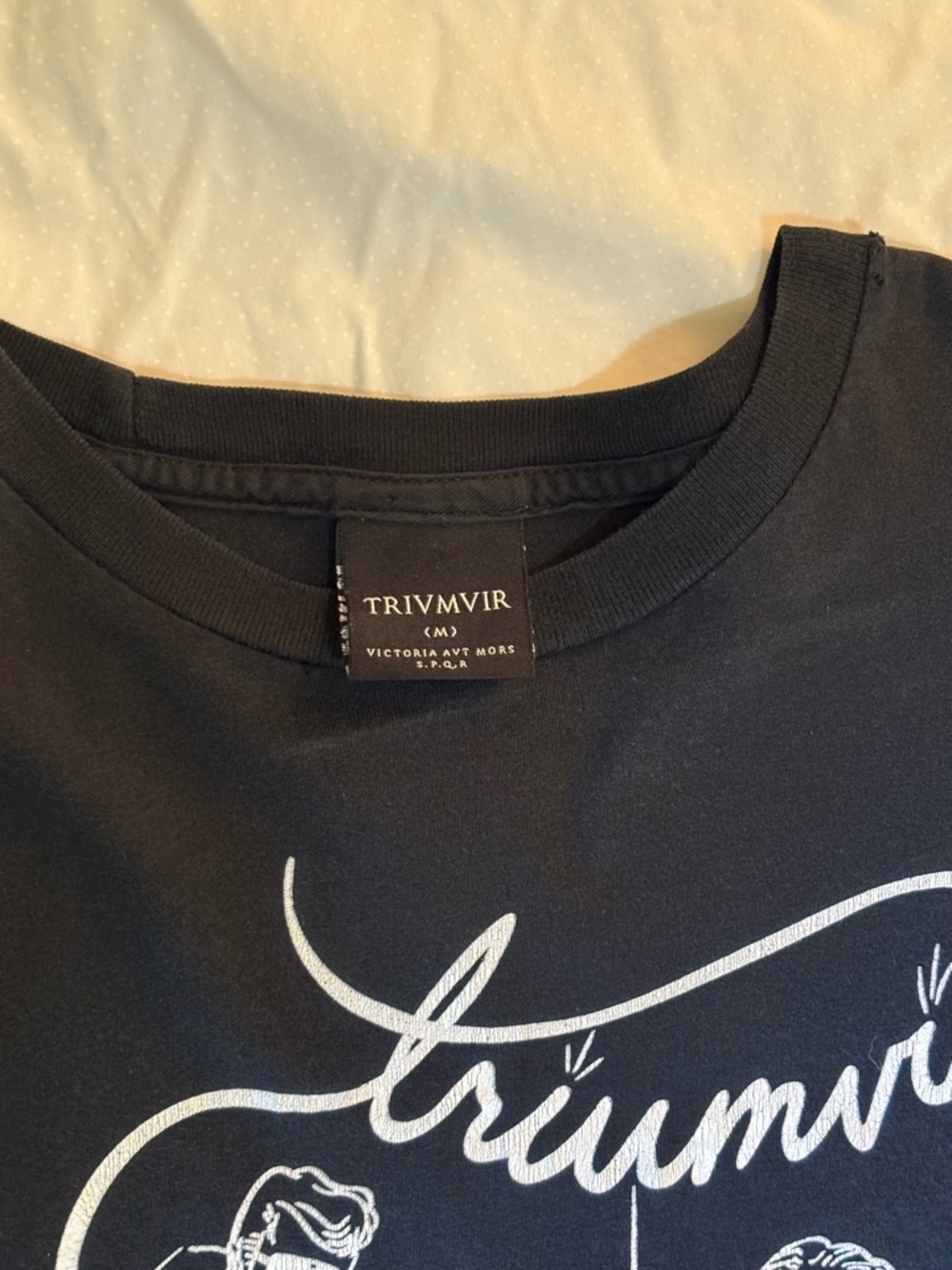 Trivmvir Victoria Avt Mors RARE Black Graphic Tee vintage - Picture 5 of 11